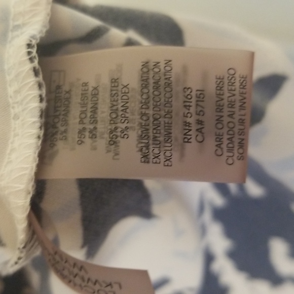 Karl Lagerfeld Floral & Leaf Print Short  Sleeve Top - Picture 5 of 9